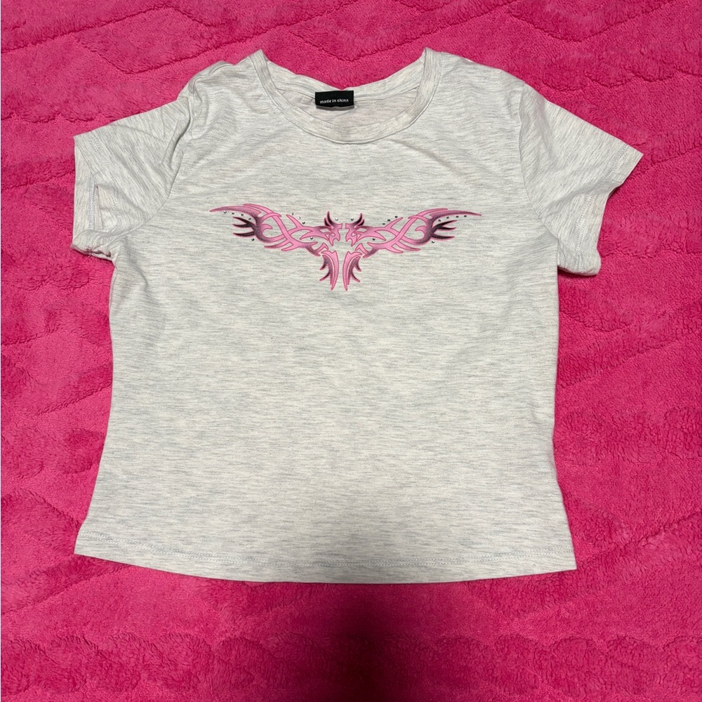 a:glow Light Gray Tee with Pink Tribal Design